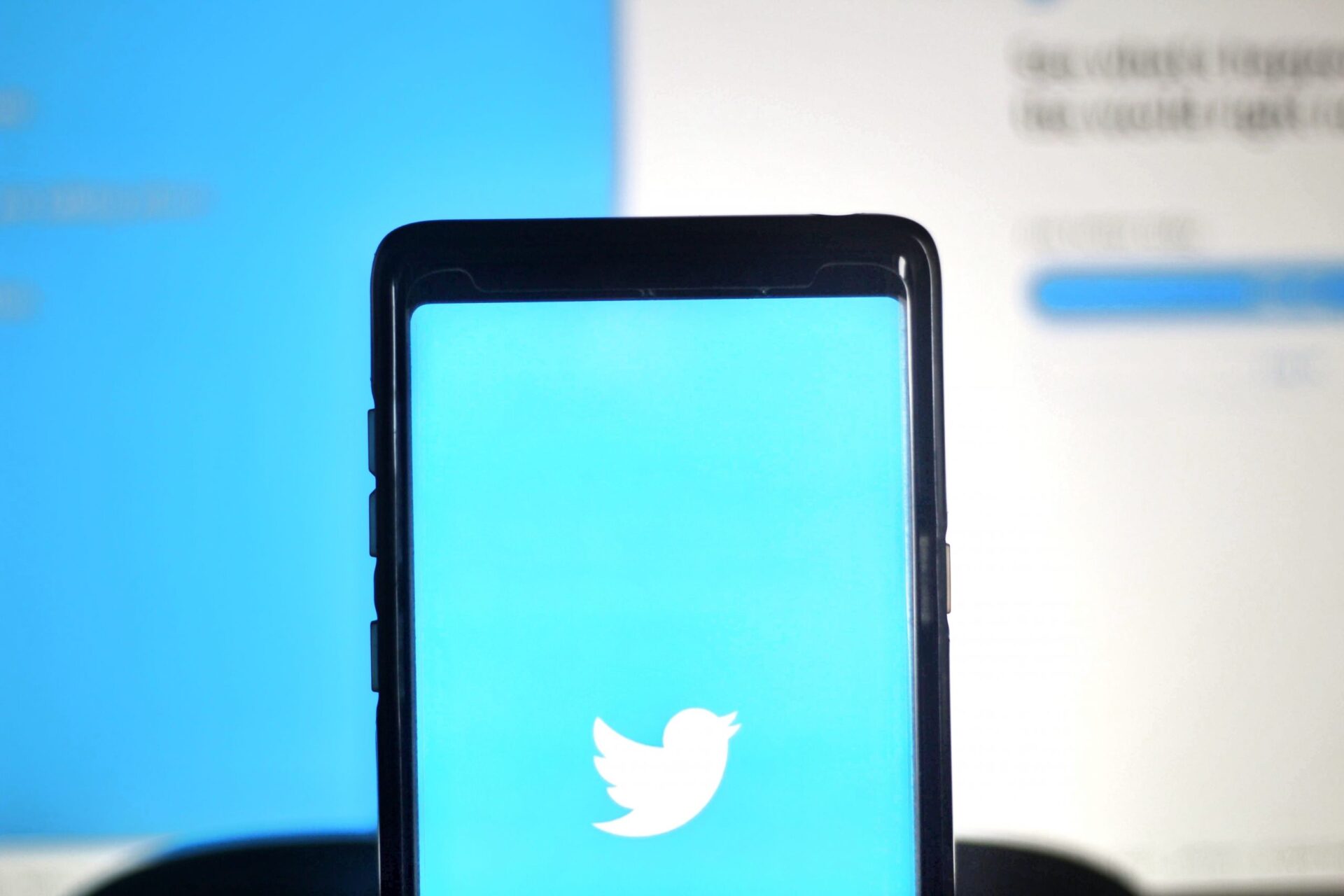 Rede social Twitter aberta em smartphone