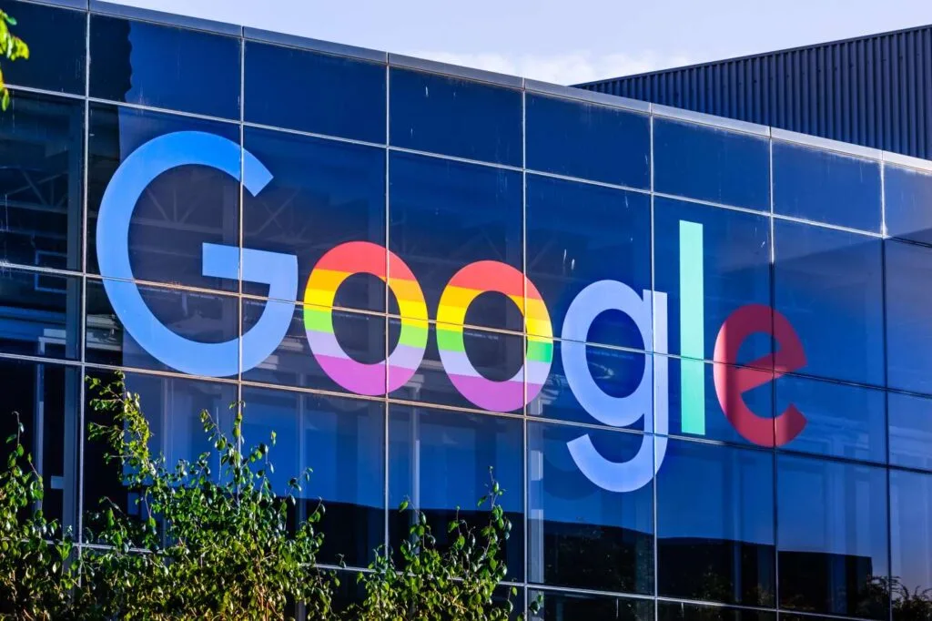 Google deve pagar mais de 300 veículos de comunicação por uso de notícias