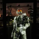 Halo: SP ganha holograma gigante de Master Chief em ativação da Paramount+; veja imagens