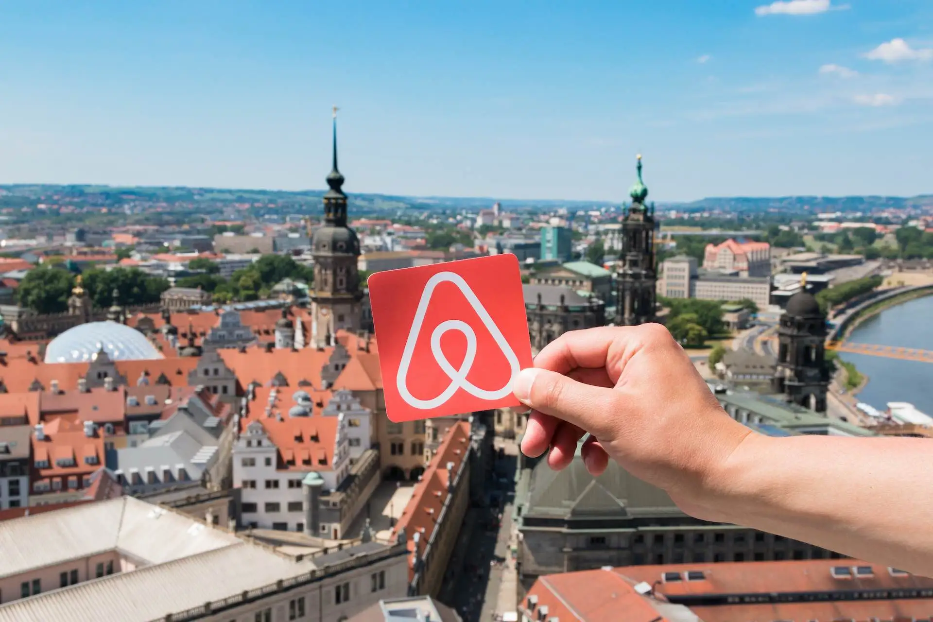 Crimes e problemas do Airbnb vão virar série documental