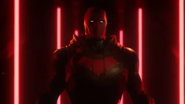 Imagem mostra o Capuz Vermelho, antiherói dos quadrinhos do Batman, olhando para a câmera com seu característico uniforme