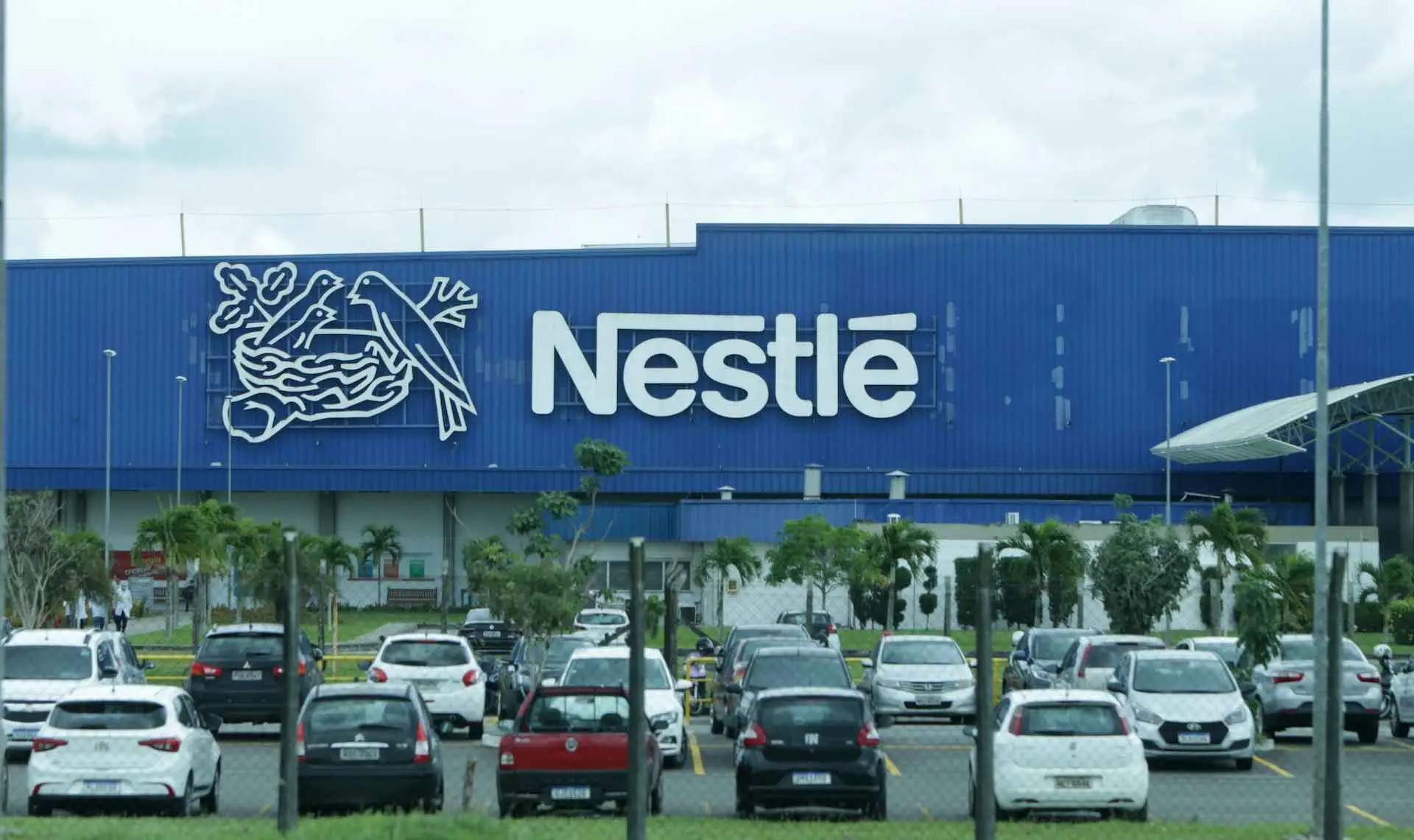 Nestlé usa 5G para criar fábrica de chocolate inteligente no Brasil